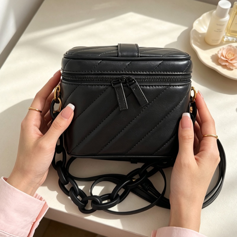 YSL Black Chevron Leather Squa - огляд і ціна Women Bags Ysl